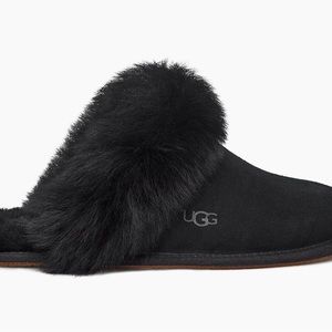 UGG SCUFFS SIZE 6 & 8 AVAILABLE BOTH COLORS